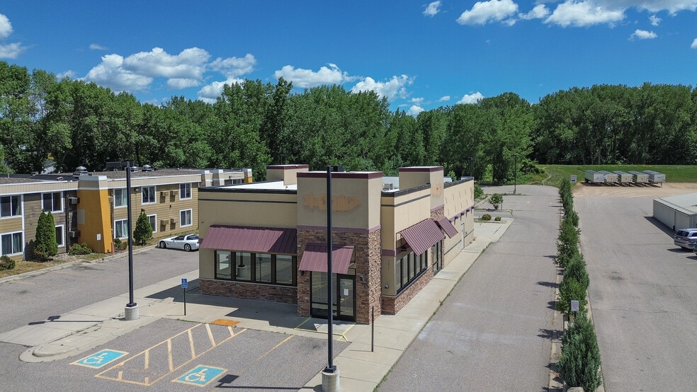 101 W Lind St, Mankato, MN for lease - Building Photo - Image 2 of 59