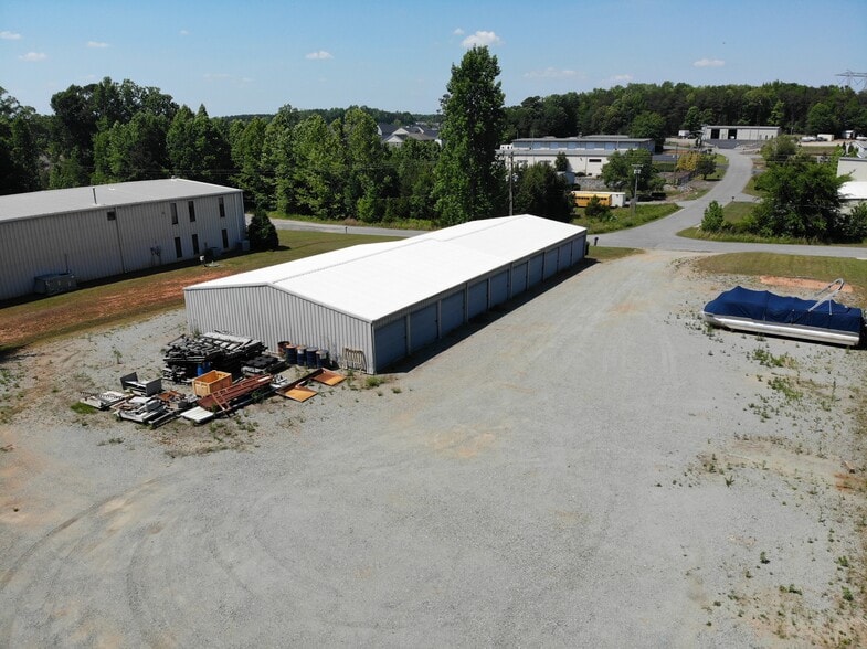 7576 Townsend Dr, Denver, NC for lease - Building Photo - Image 3 of 8