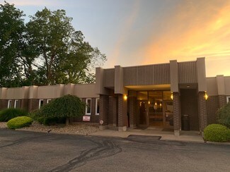 Plus de détails pour 2223 Fulton Dr NW, Canton, OH - Bureau à vendre