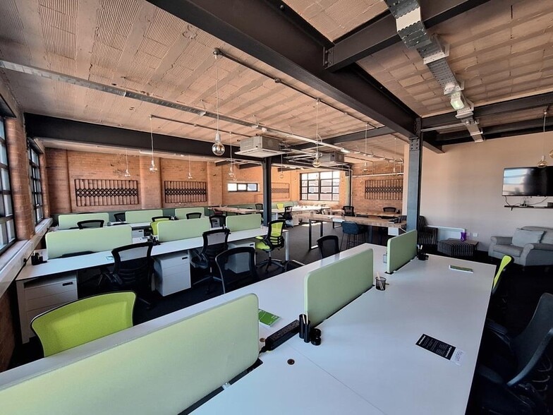 30 West St, Southport for lease - Building Photo - Image 3 of 33