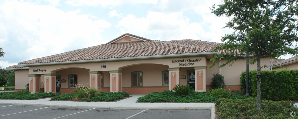 1400 US HIGHWAY 441 Hwy, Lady Lake, FL à louer - Photo du bâtiment - Image 2 de 3