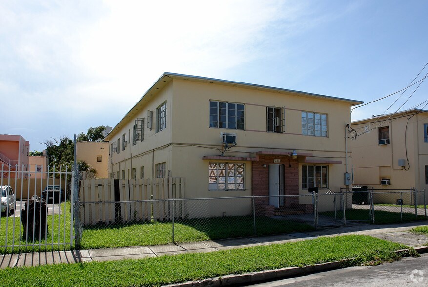 221 NW 7th Ave, Miami, FL à vendre - Photo du bâtiment - Image 2 de 2