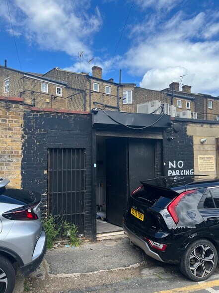 6 The Broadway, Londres à louer - Photo du bâtiment - Image 3 de 4