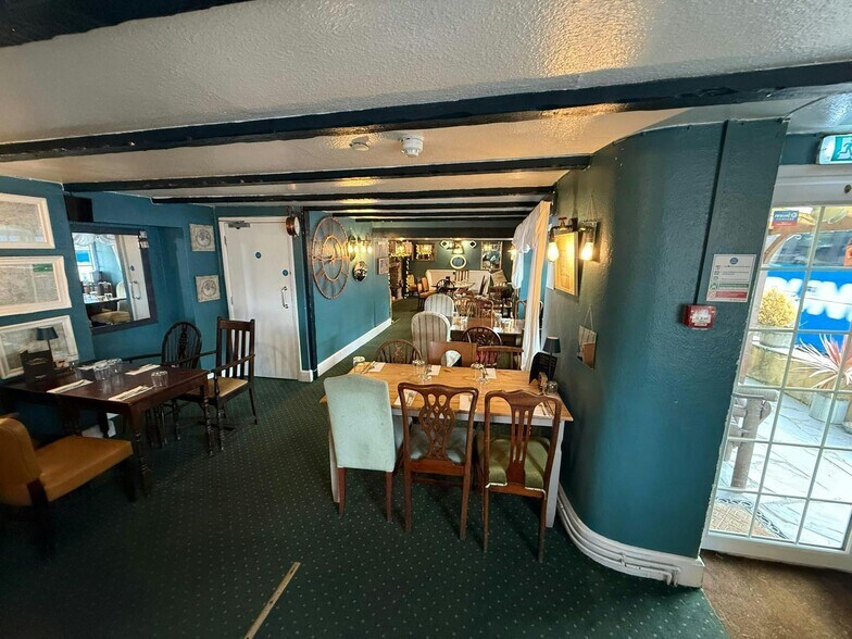 Quay Rd, Looe à vendre - Photo du bâtiment - Image 3 de 11