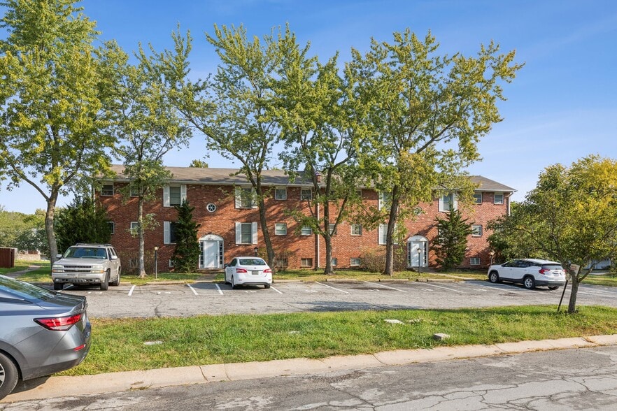 8000-8034 E 88th Ter, Kansas City, MO for sale - Building Photo - Image 3 of 47