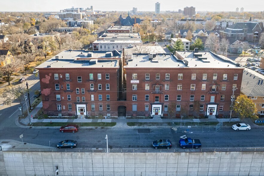 1800 Park Ave, Minneapolis, MN à vendre - Photo du bâtiment - Image 3 de 22