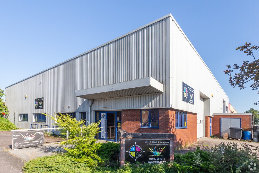 1 Forge Clos, Eaton Socon à louer - Photo du bâtiment - Image 1 de 2