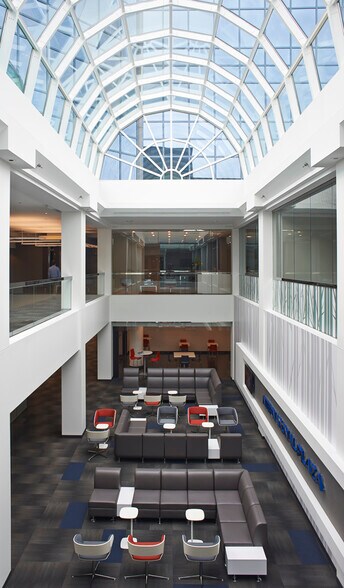 7900 International Dr, Bloomington, MN à louer - Hall d’entrée - Image 3 de 10