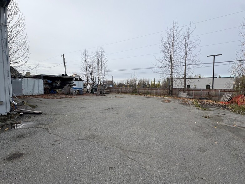 6636 Rosewood St, Anchorage, AK for sale - Building Photo - Image 2 of 16