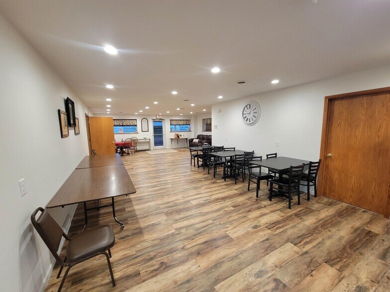 38404 Road 719, McCook, NE à vendre - Photo du bâtiment - Image 3 de 16