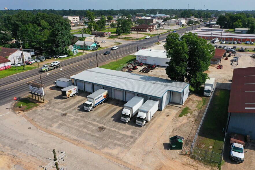 315 N Washington Ave, Cleveland, TX à vendre - Photo du bâtiment - Image 3 de 14