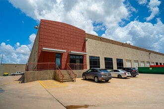 2600 McHale Ct, Austin, TX à louer Photo du bâtiment- Image 2 de 2