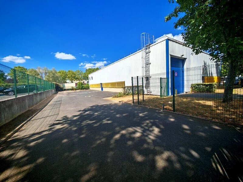 Industrial in Collegien for lease Building Photo- Image 1 of 9