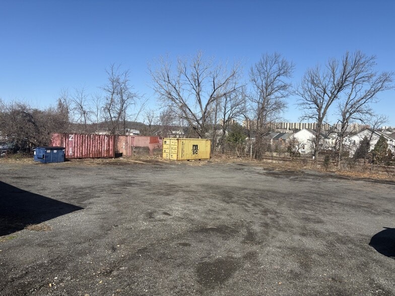 5600 Vine St, Alexandria, VA for lease - Building Photo - Image 1 of 3