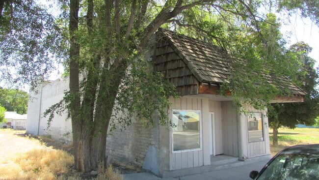 Plus de détails pour 512-538 Main St, Tulelake, CA - Commerce de détail à vendre