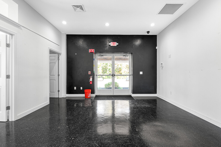 10 Meadow Rd, Spencer, MA for sale - Building Photo - Image 3 of 80