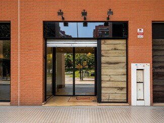 Plus de détails pour Multi-résidentiel à vendre