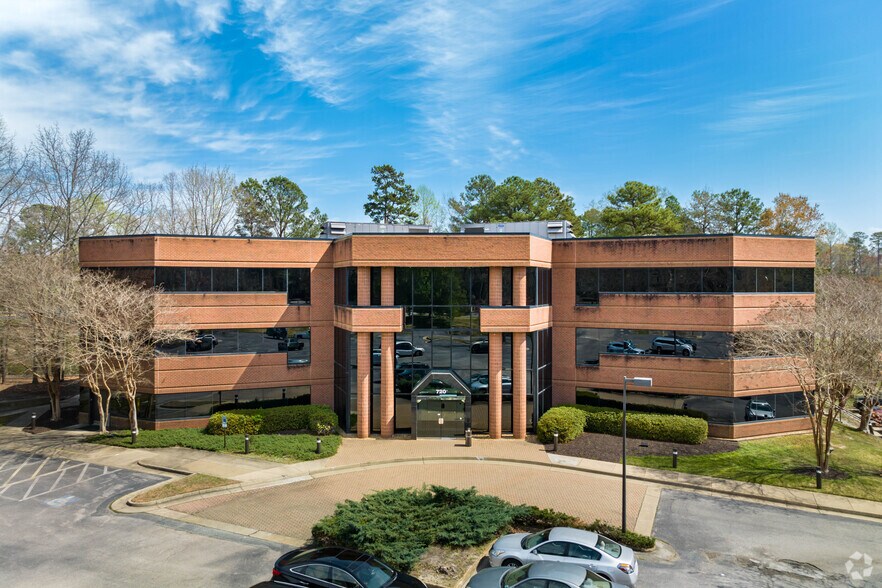 720 Moorefield Park Dr, Richmond, VA for lease - Building Photo - Image 1 of 8