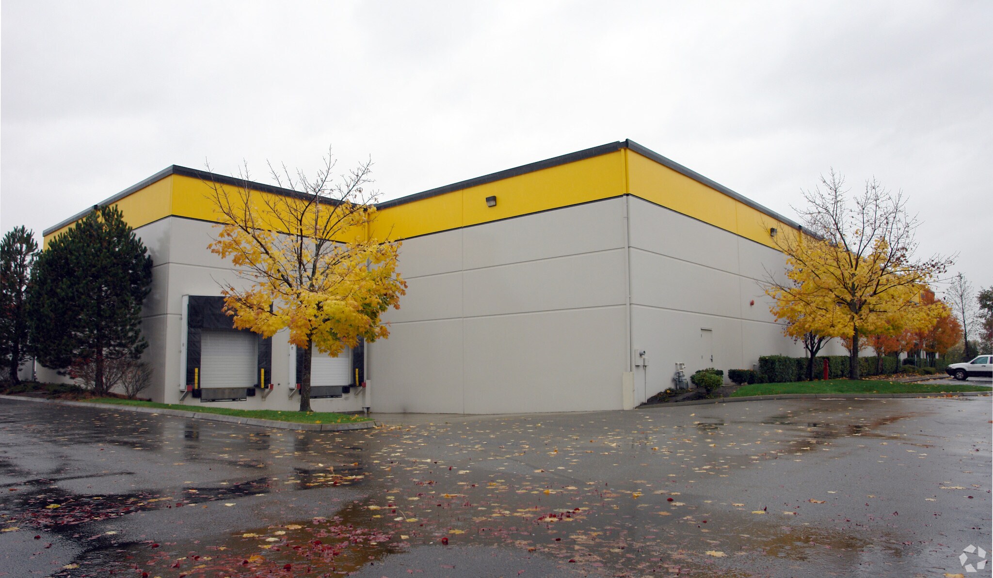 3051 E Valley Rd, Renton, WA à louer Photo du bâtiment- Image 1 de 6