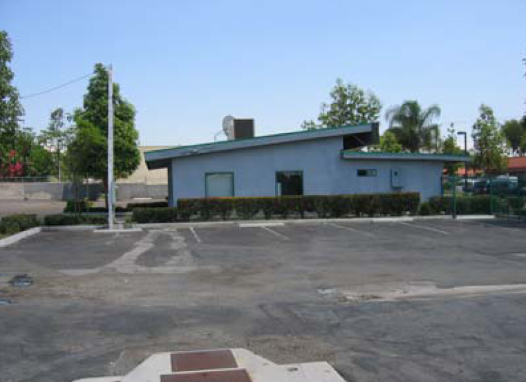 2501 W Whittier Blvd, La Habra, CA à louer - Photo du b timent - Image 3 de 12