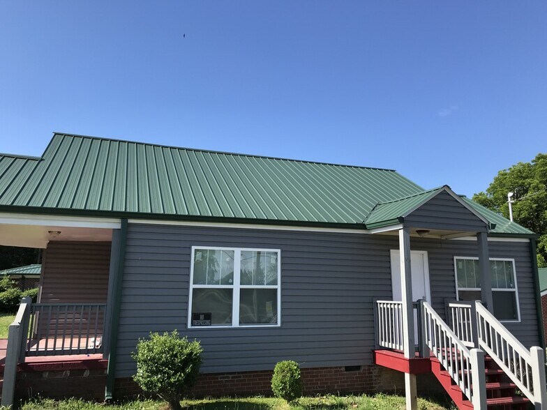 70 Felton Dr, Toccoa, GA à vendre - Photo du bâtiment - Image 2 de 5