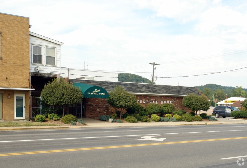 1007 Smith St, Milton, WV for sale - Building Photo - Image 2 of 13
