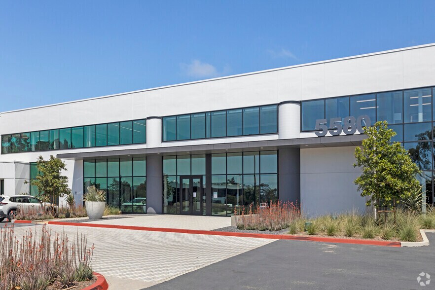 5580 Morehouse Dr, San Diego, CA à louer - Photo du bâtiment - Image 2 de 5