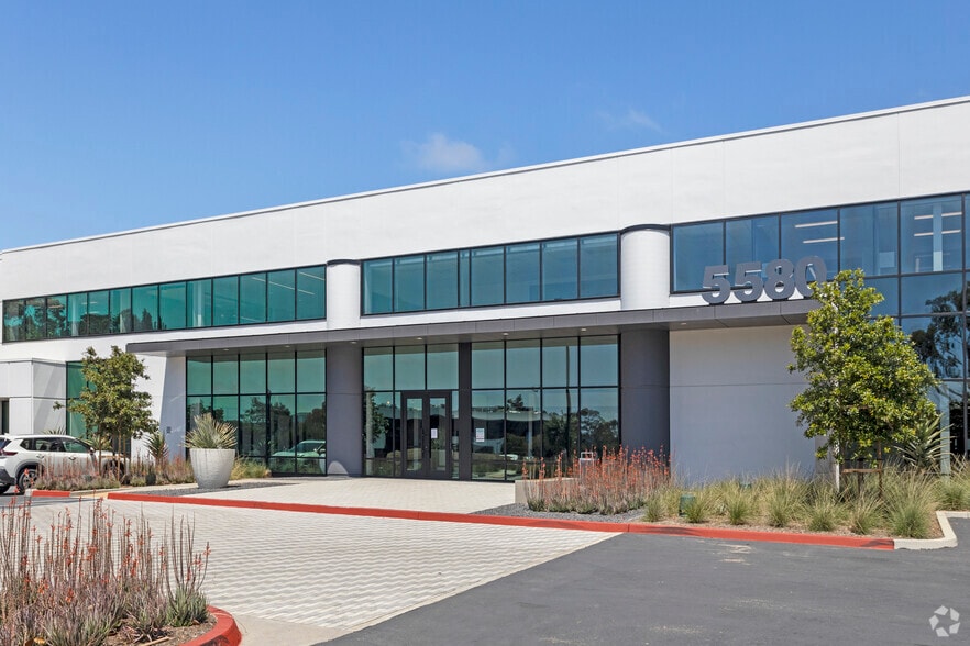 5580 Morehouse Dr, San Diego, CA à louer - Photo du bâtiment - Image 2 de 5