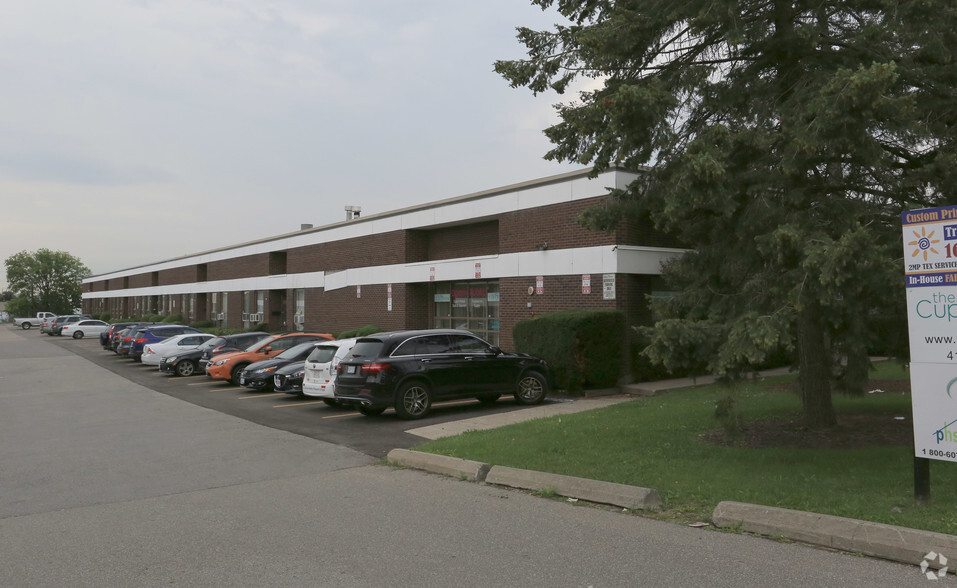 75-89 Dolomite Dr, Toronto, ON for lease - Primary Photo - Image 1 of 8