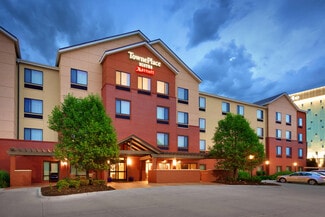 More details for 10865 W Dodge Rd, Omaha, NE - Hospitality for Sale