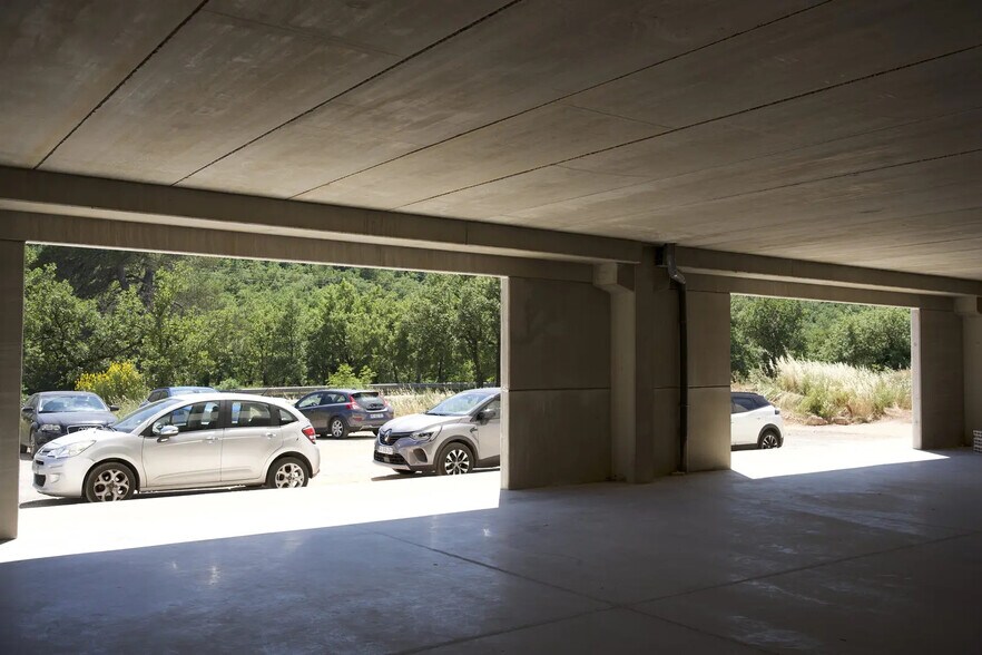 Flex dans Brignoles à louer - Photo du bâtiment - Image 3 de 3