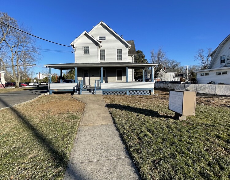 28 N Main St, Marlboro, NJ à vendre - Photo du bâtiment - Image 1 de 1