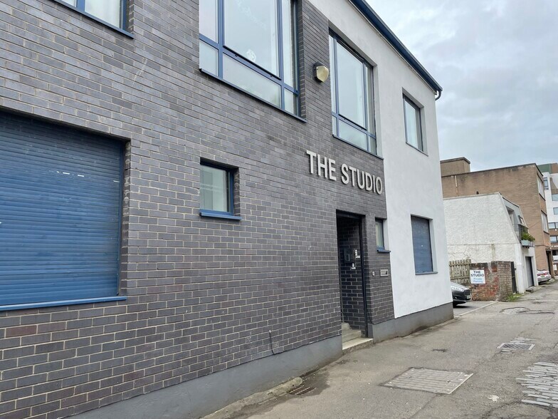 5 Newton Terrace Ln, Glasgow à vendre - Photo du bâtiment - Image 2 de 10