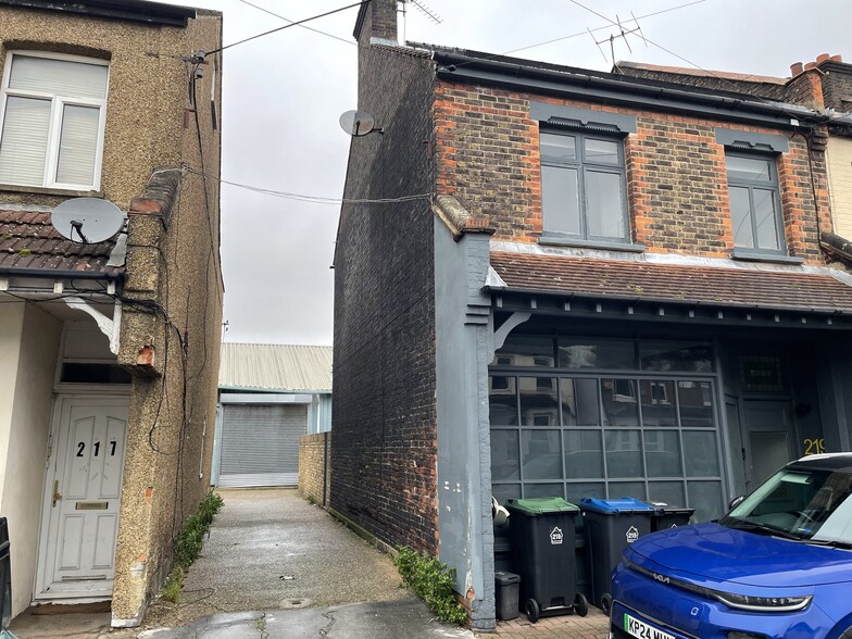 217-219 Davidson Rd, Croydon à vendre - Photo du bâtiment - Image 3 de 6