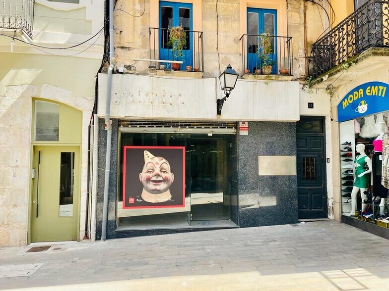 Immeuble residentiel dans Figueres, Gerona à vendre - Photo du bâtiment - Image 2 de 21