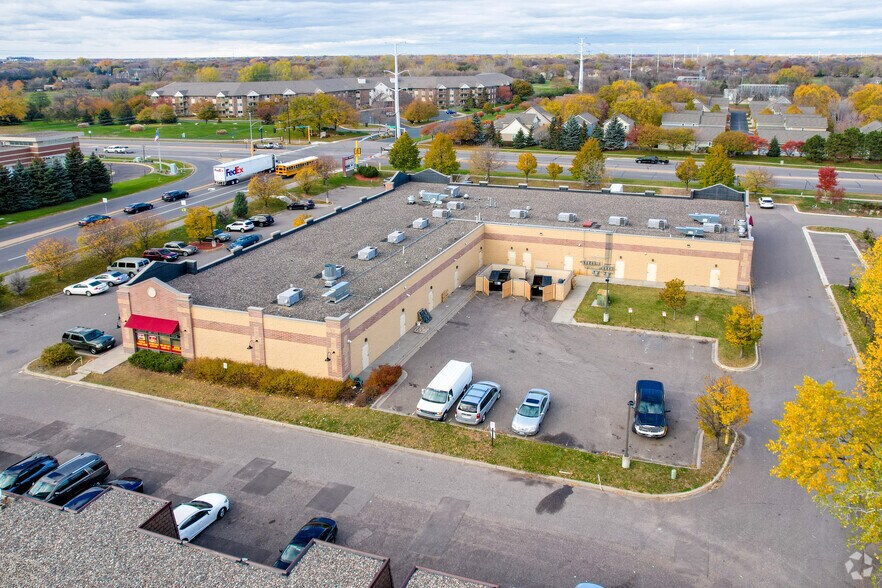 8450 Xerxes Ave N, Brooklyn Park, MN à louer - Aérien - Image 3 de 4