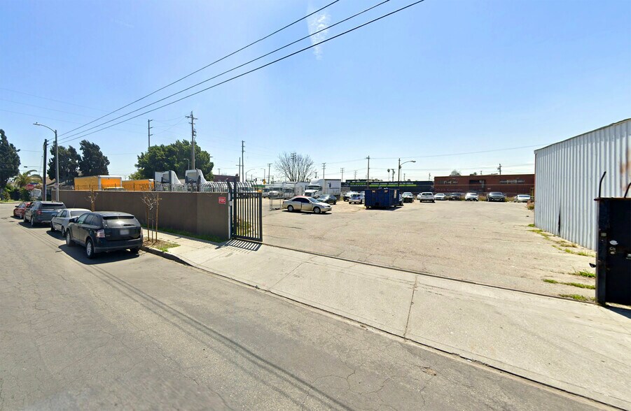 5801 Hooper Ave, Los Angeles, CA à louer - Photo du bâtiment - Image 3 de 4