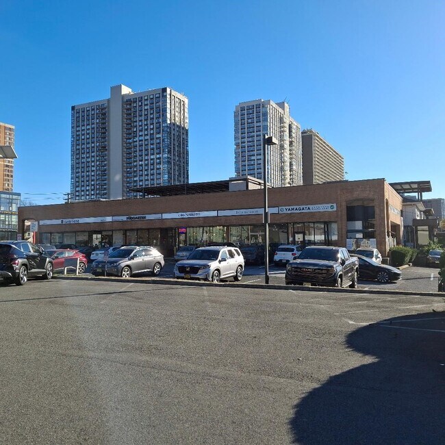 Plus de détails pour 1636 Palisade Ave, Fort Lee, NJ - Commerce de détail à vendre