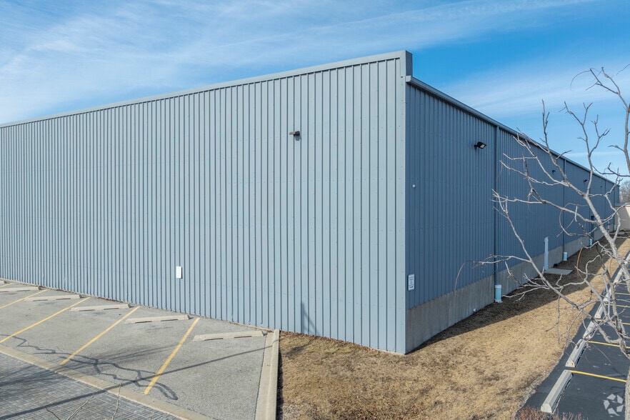 7801 Industrial Dr, Forest Park, IL à vendre - Photo du bâtiment - Image 3 de 7