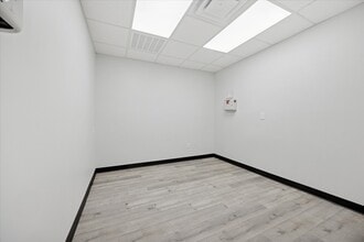 2509 Scripture St, Denton, TX à louer Photo du bâtiment- Image 2 de 7