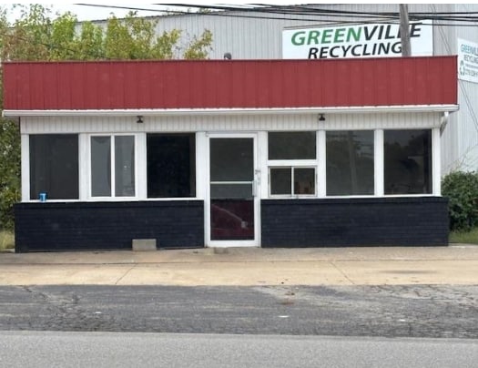 425 N Main St portfolio of 3 properties for sale on LoopNet.ca - Building Photo - Image 2 of 2