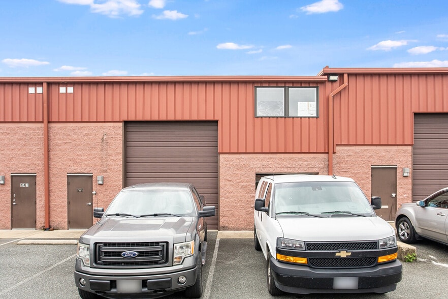 1120 International Pky, Fredericksburg, VA for lease - Building Photo - Image 3 of 22