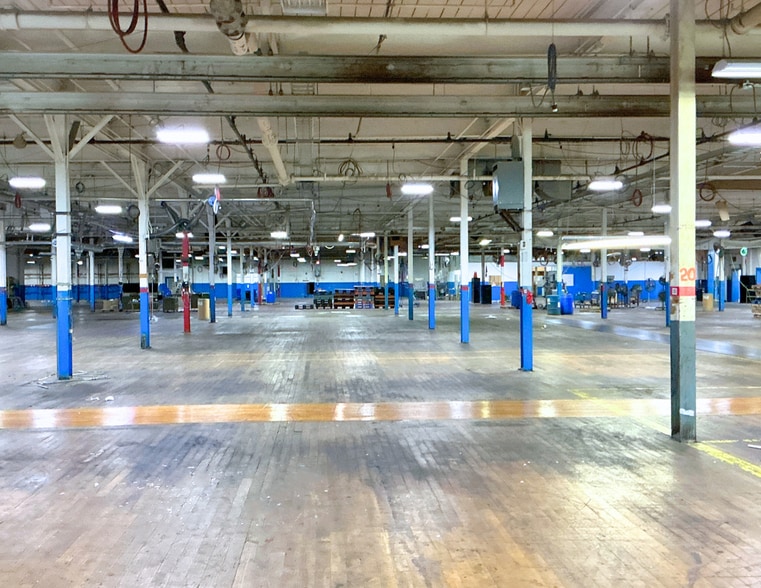 342 Shelbyville Mills Rd, Shelbyville, TN for lease - Building Photo - Image 2 of 4