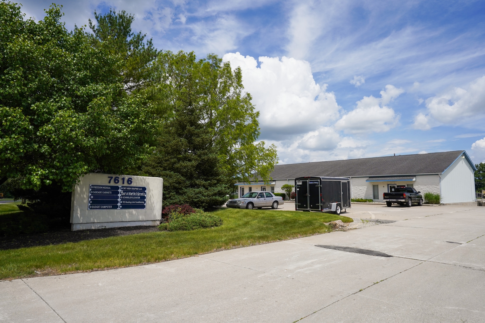 7616 DiSalle Blvd, Fort Wayne, IN for lease Primary Photo- Image 1 of 7