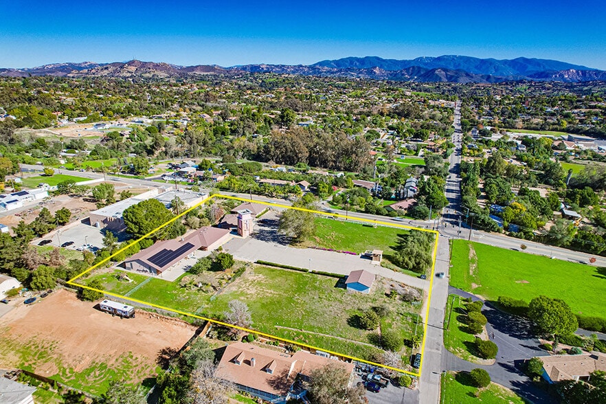 731 S Stage Coach Ln, Fallbrook, CA for sale - Aerial - Image 2 of 10