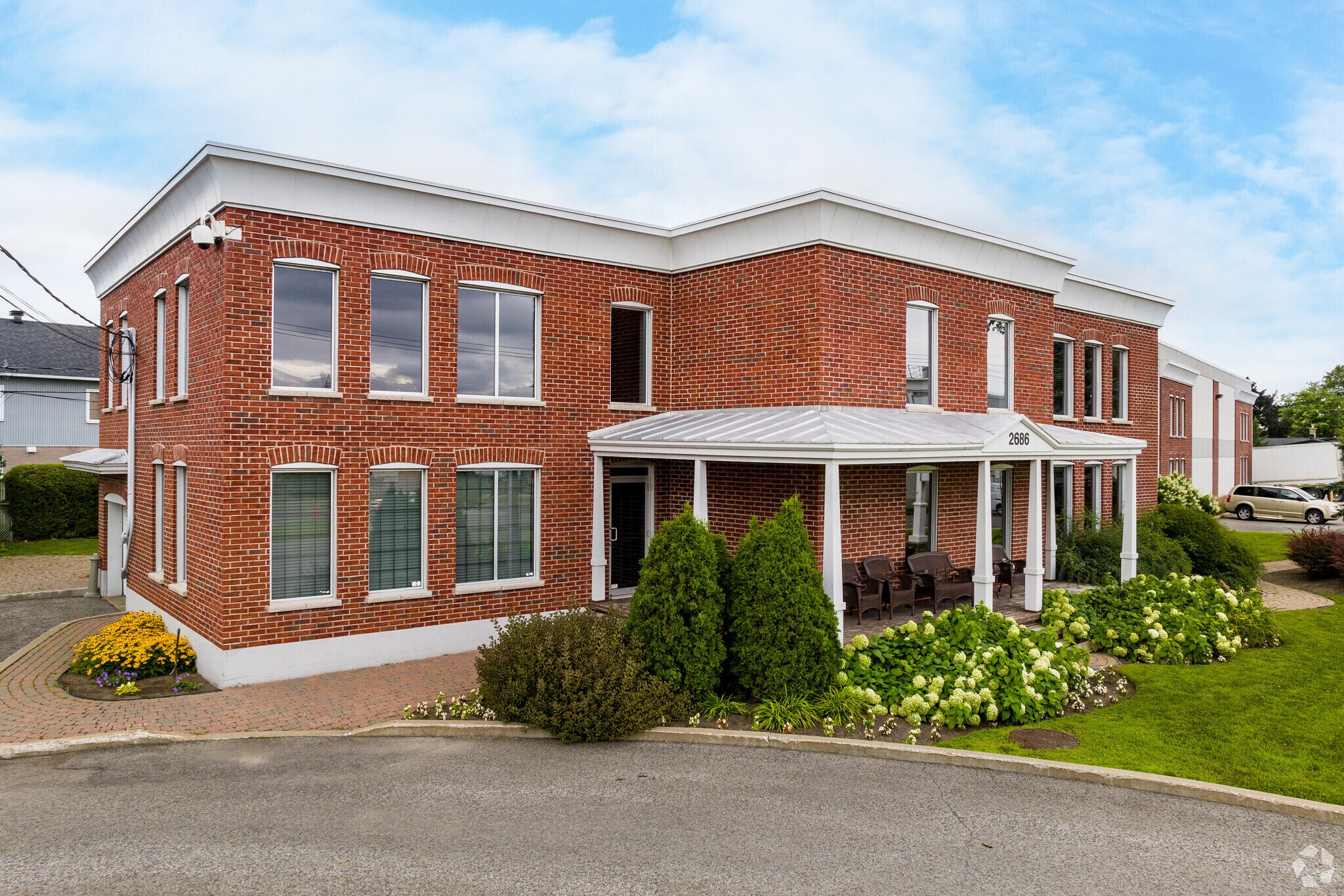 2686 Ch de la Petite-Côte, Laval, QC à vendre Photo principale- Image 1 de 23