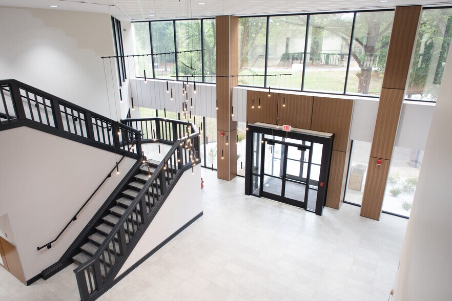 4100 S Stream Blvd, Charlotte, NC à louer - Photo du bâtiment - Image 3 de 27