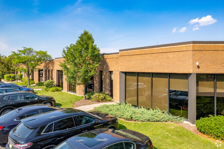 165 N Arlington Heights Rd, Buffalo Grove, IL for lease - Primary Photo - Image 1 of 3