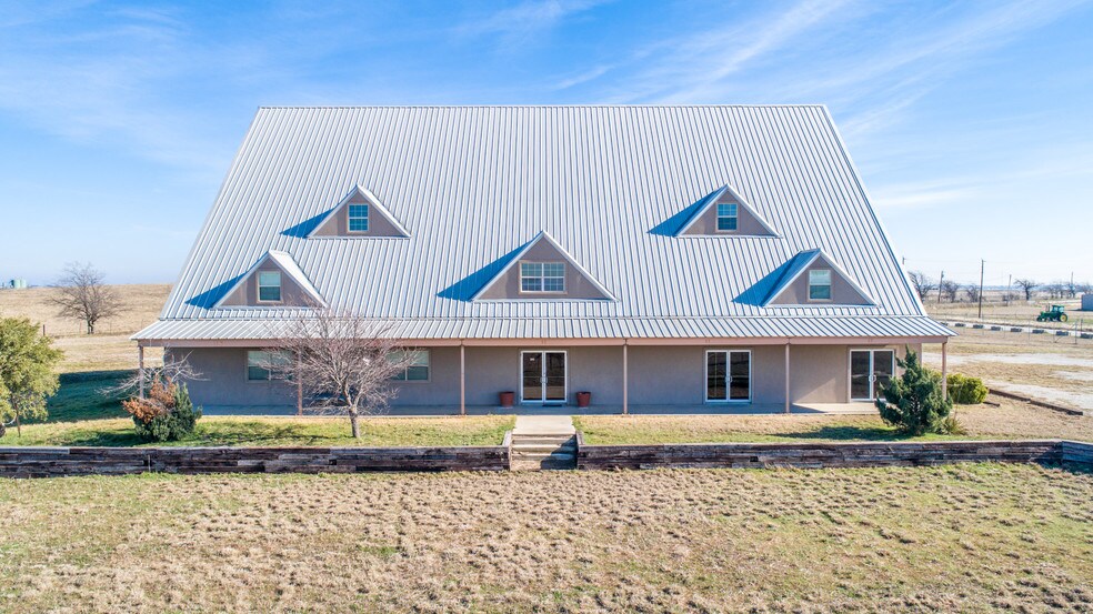 2502 County Road 4421, Rhome, TX for sale - Primary Photo - Image 1 of 10