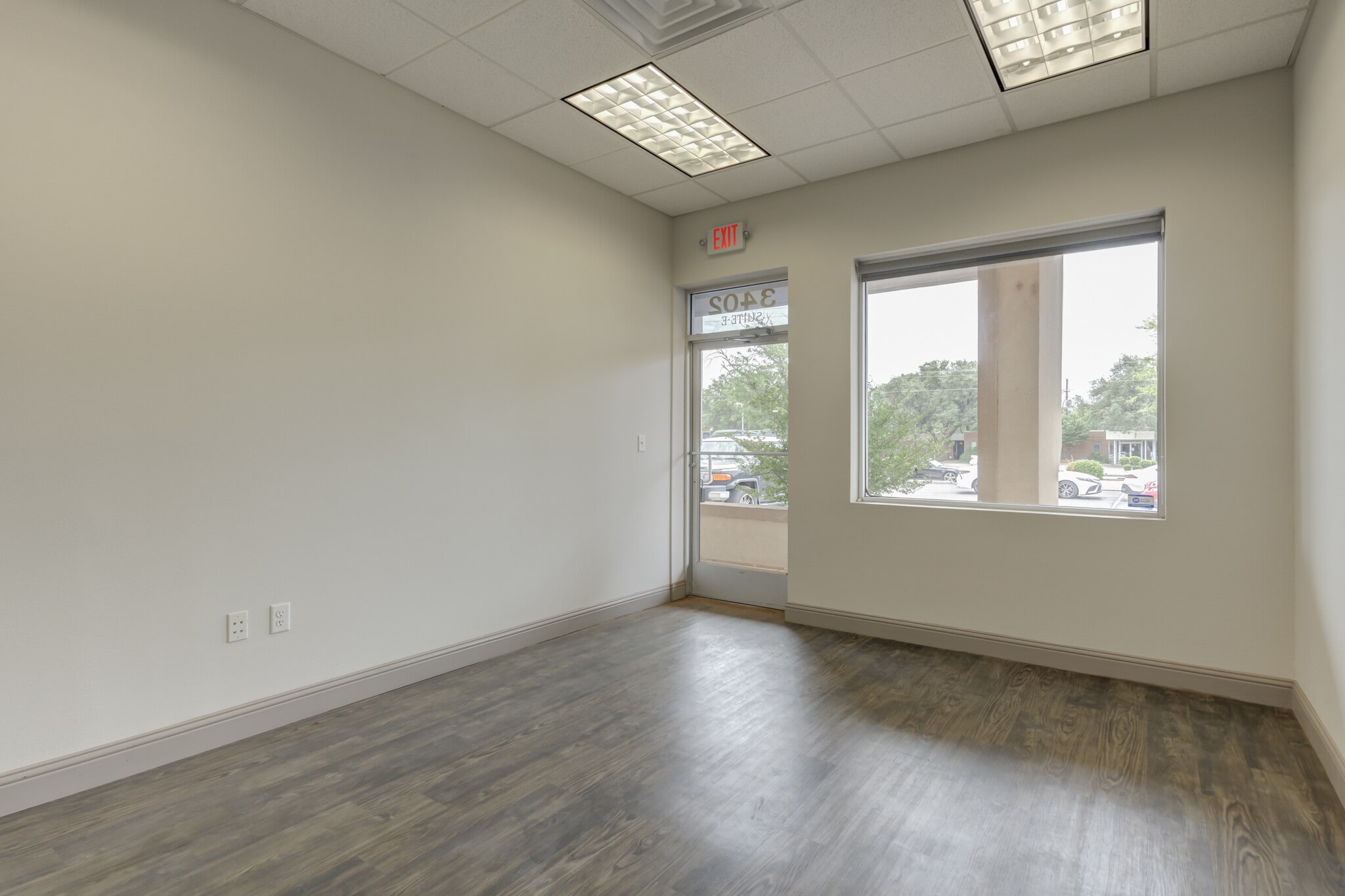 3402 73rd St, Lubbock, TX for lease Interior Photo- Image 1 of 11
